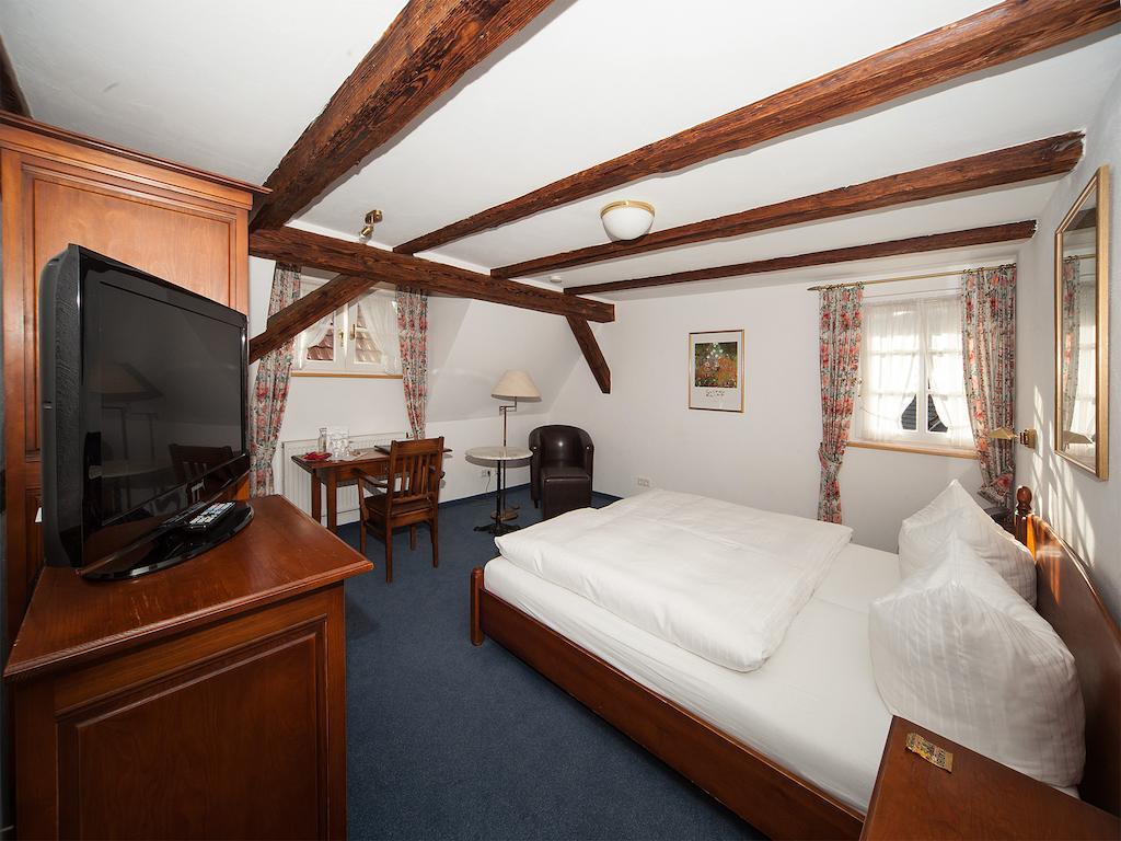 Hotel Engel Rheinmunster Quarto foto