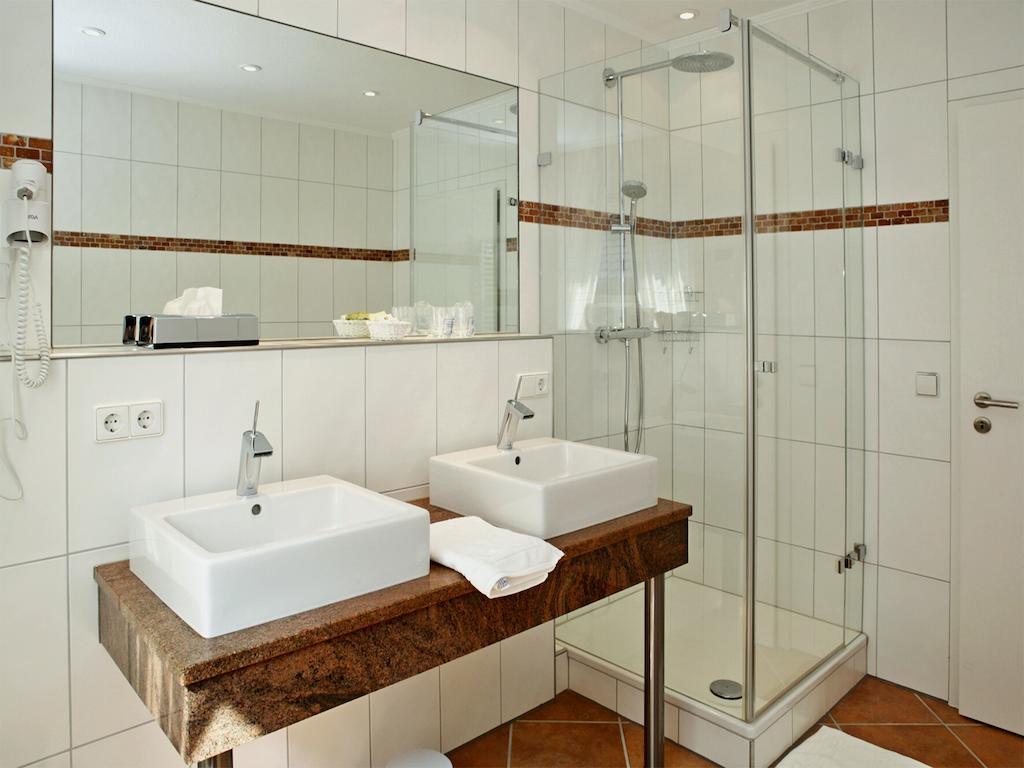 Hotel Engel Rheinmunster Quarto foto
